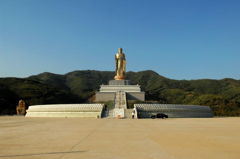 佛泉寺中原大佛和九华山的地藏菩萨佛像,在日本的佛像是仙台大观音像