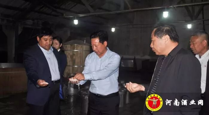新蔡县人大主任陈学功调研蔡洪坊酒业
