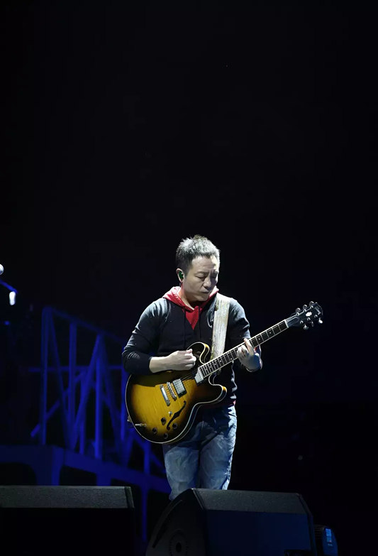 2019许巍无尽光芒郑州演唱会