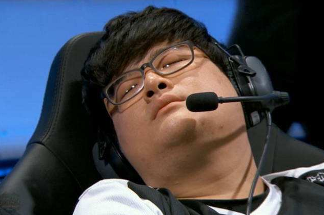 lol史上四大名梗选手!过世主播拥有姓名,辣个男人年年有梗!_岳伦