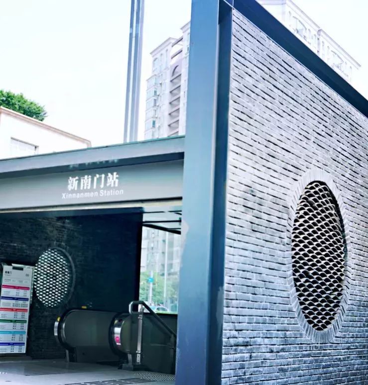 新南门站c,d口,青砖绿竹,园林范儿十足最现代▲天府五街站c1口外有