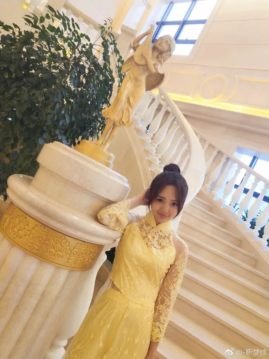 汪苏泷恋上靳梦佳最近的娱乐圈真是桃花朵朵开