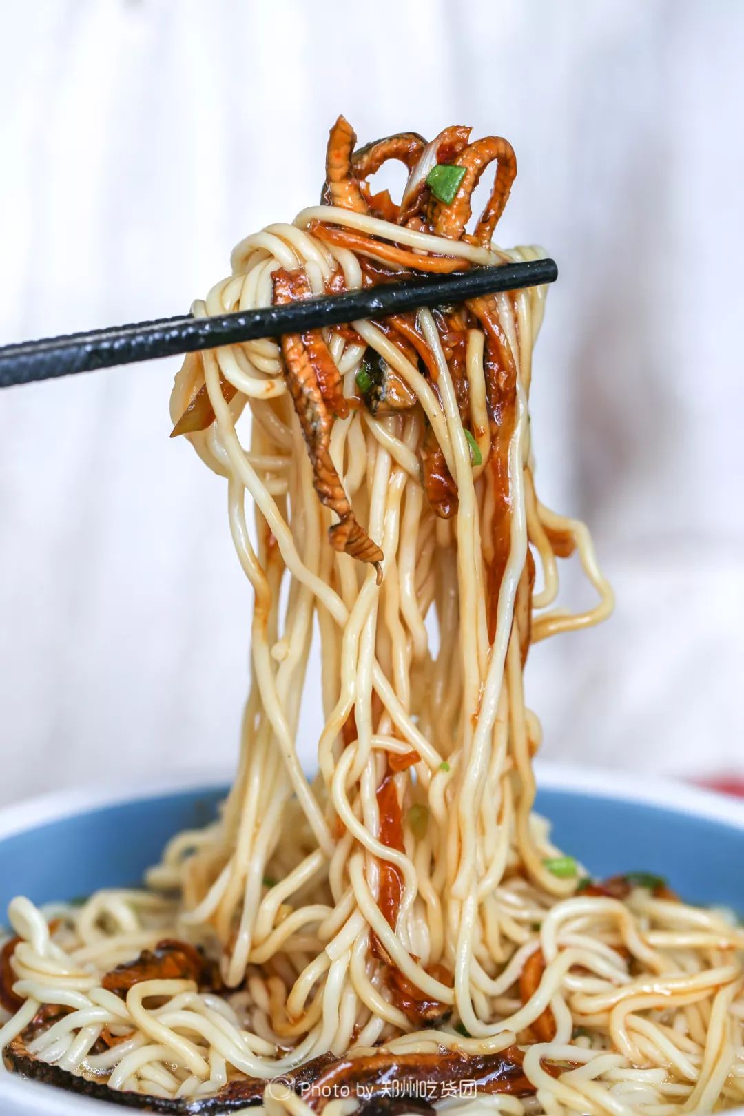 老上海浇头面,3只活蟹才够1碗!