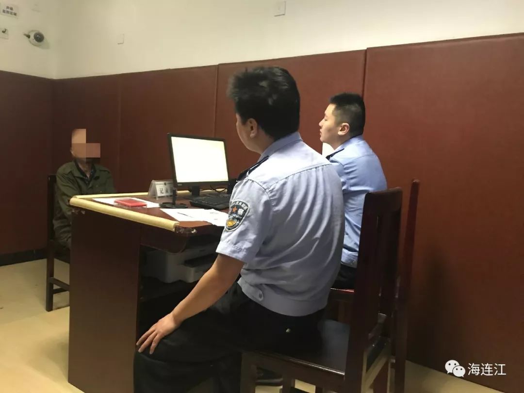 连江四男子当街打"十三水"被抓_琯头镇