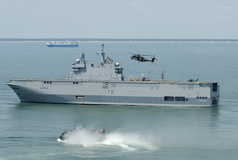 埃及海军"米斯特拉"级两栖攻击舰埃及海军水面舰艇实力傲视地中海伴随