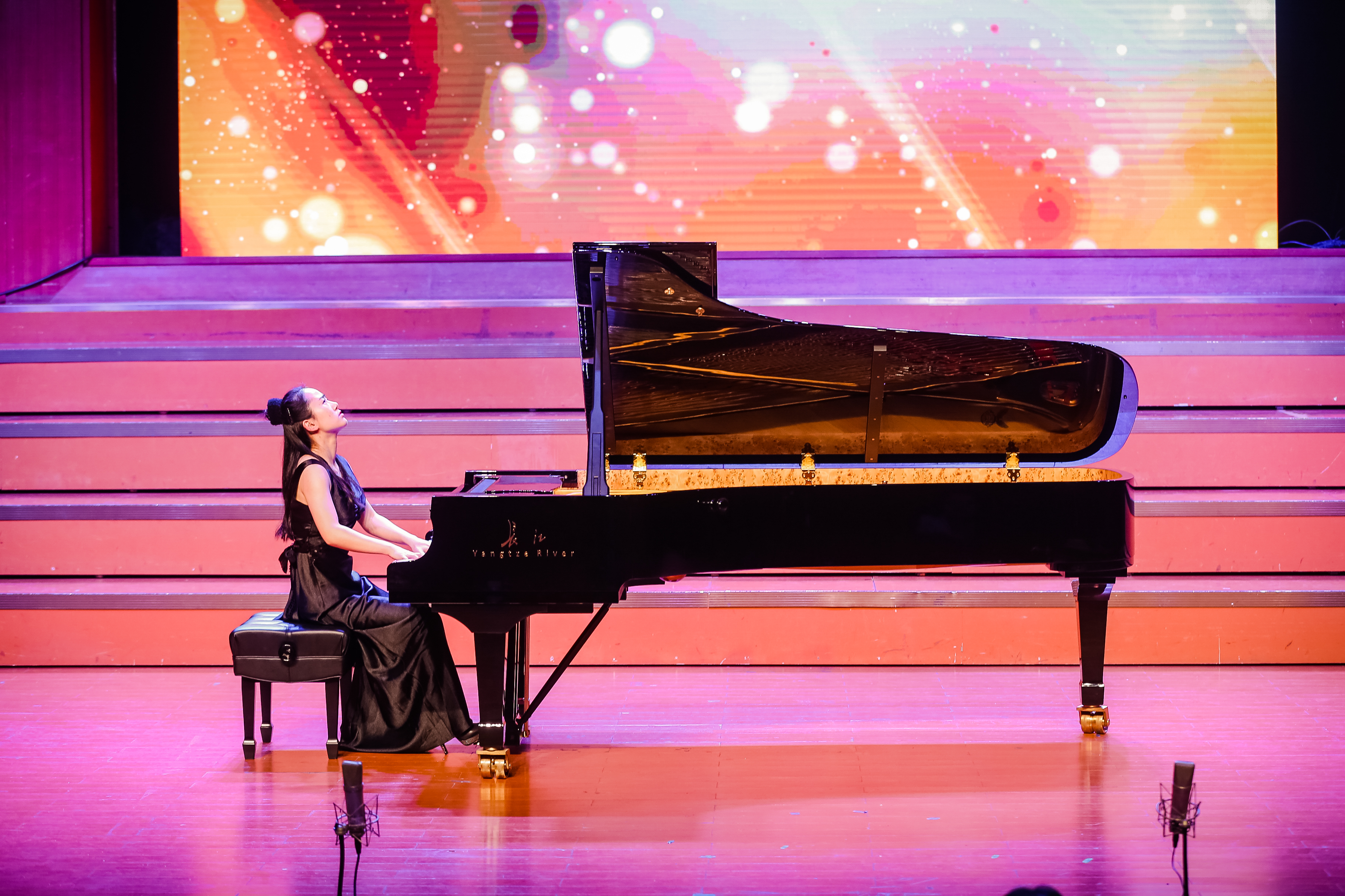 第六届长江钢琴杯青少年音乐比赛荣耀开赛