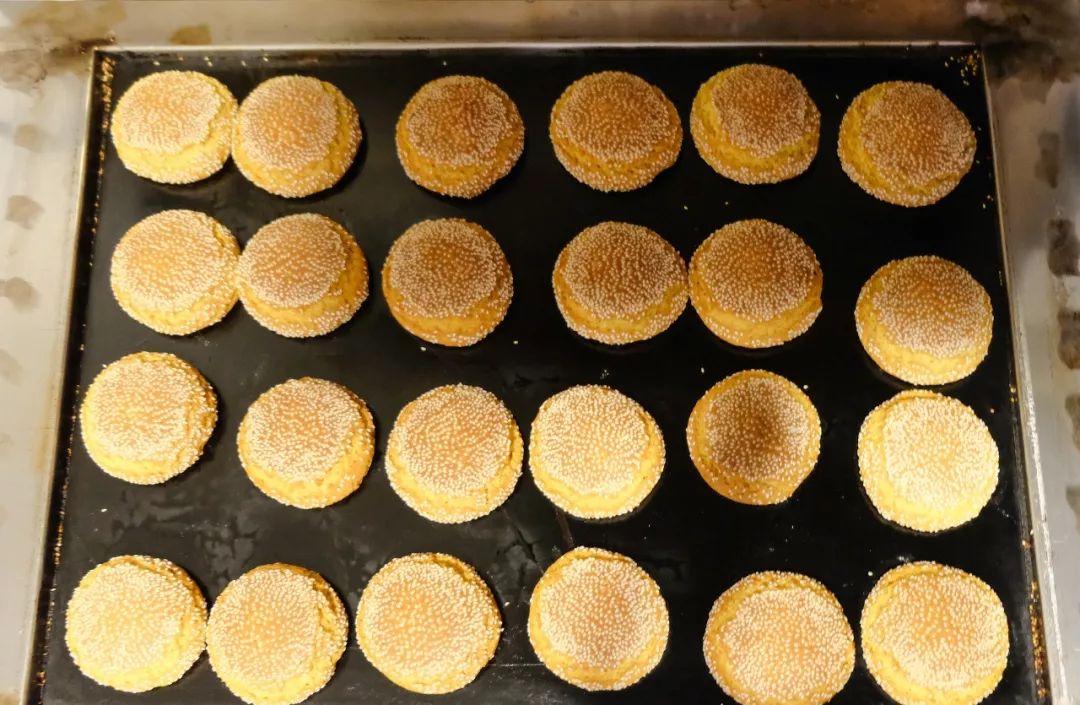 手工现烤太谷饼守在炉边的真味嚼在嘴里的甜蜜