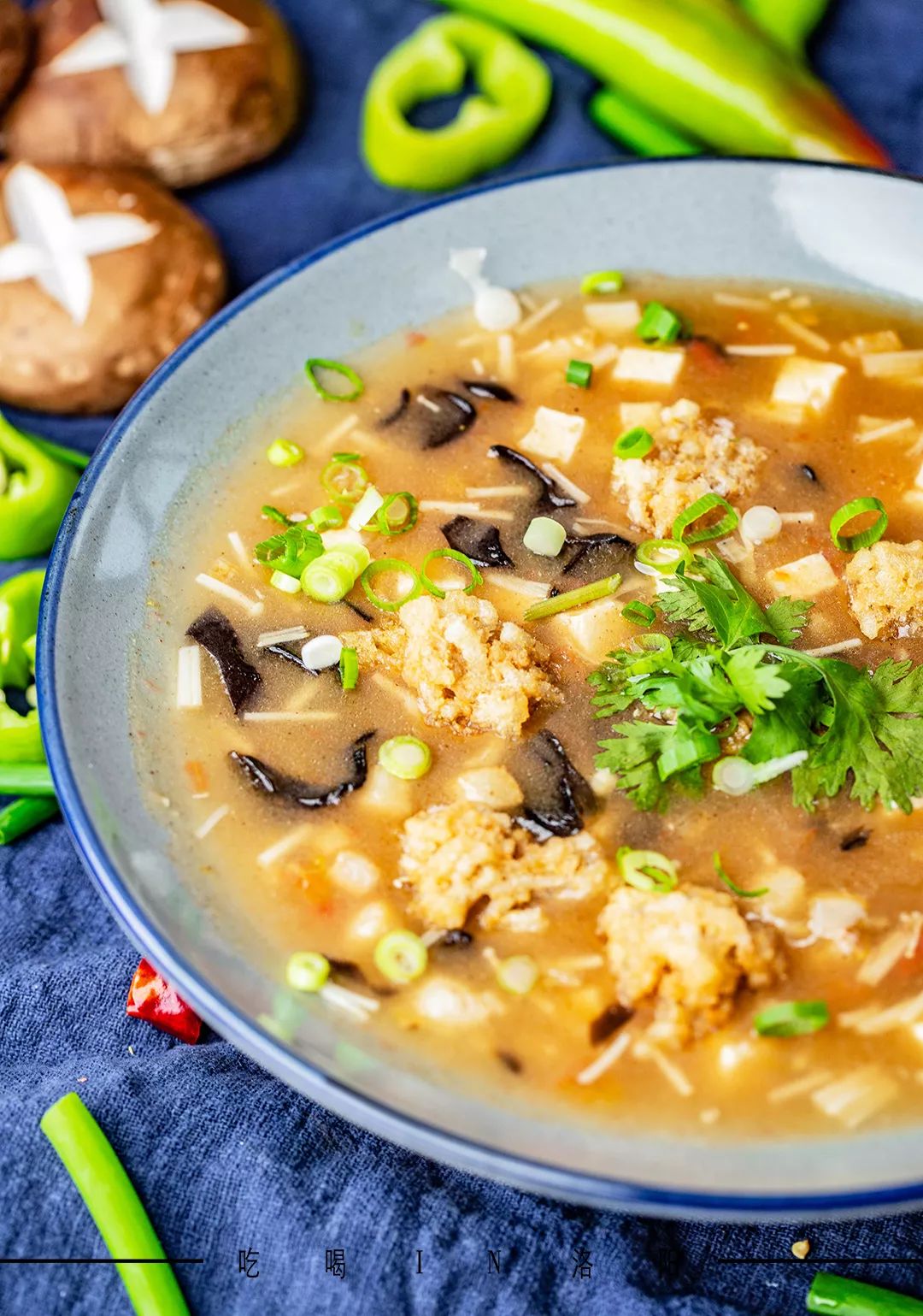 丸子,豆腐,木耳,蕃茄等等配料比例都是那么合适,吃完硬菜喝小碗汤