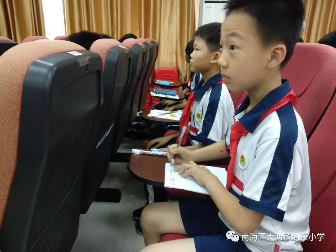 【安全教育】河东小学开展"防灾防险的自救和他救技巧"专题讲座