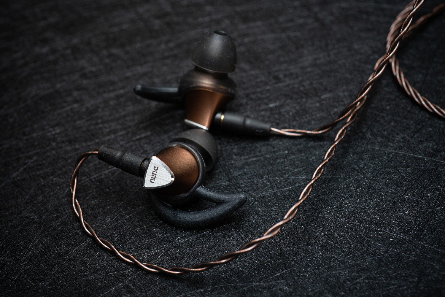 铍振膜入门化的精品之作达音科titan6尝鲜评测