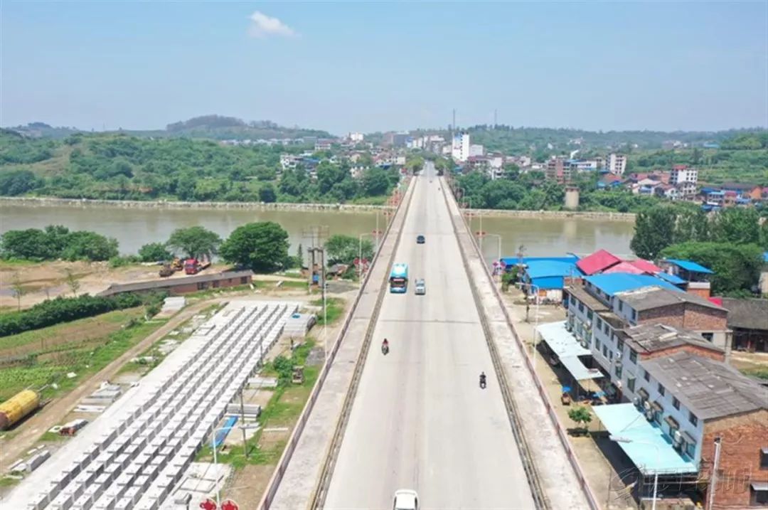 资江二桥将全封闭施工,途径该路段的公交车改道!