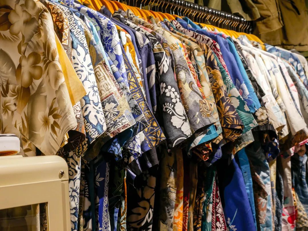 买古着哪里还用专门飞国外我们自家门口就能淘个过瘾