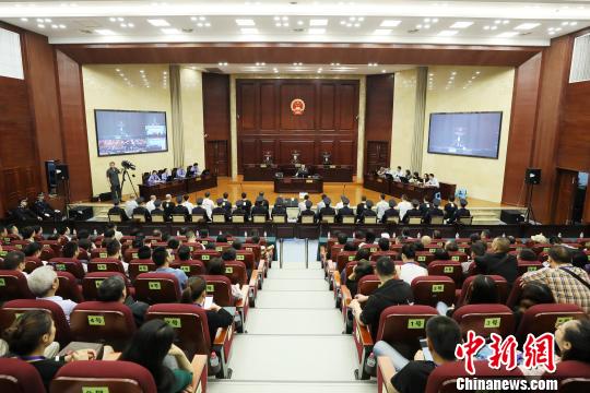 重庆法院公开宣判一起黑社会性质组织犯罪案 17人获刑