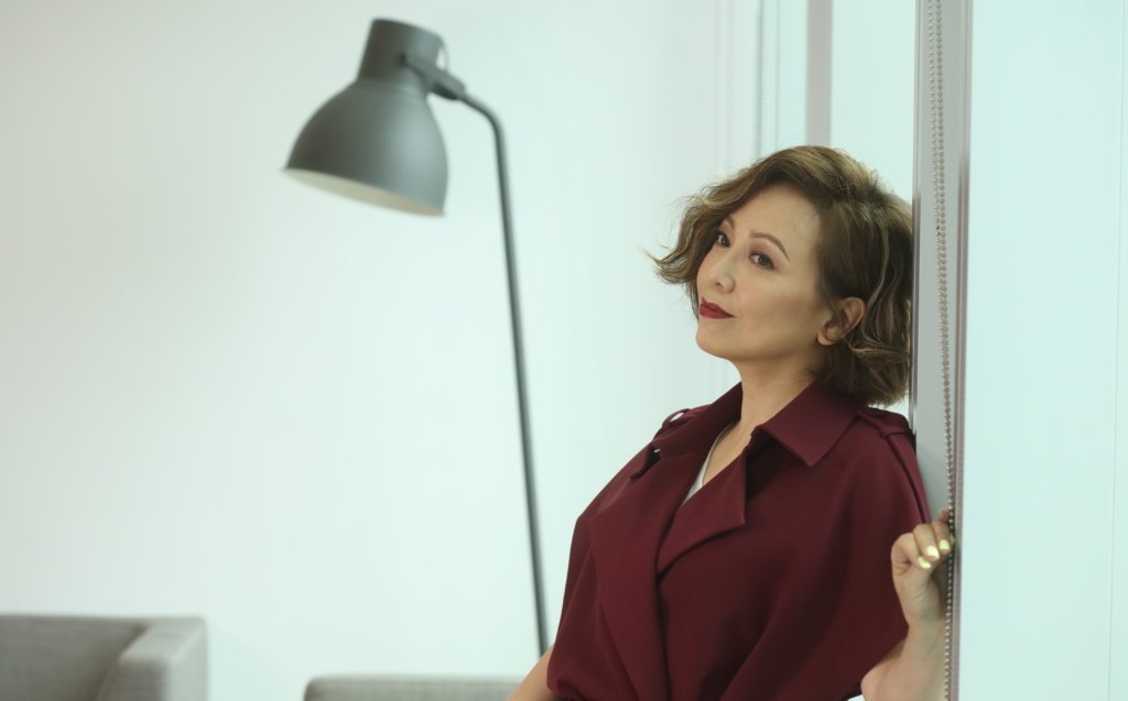 原创郑萃雯真是不老女神剪款摩卡波波头减龄又时尚气质好到没话说