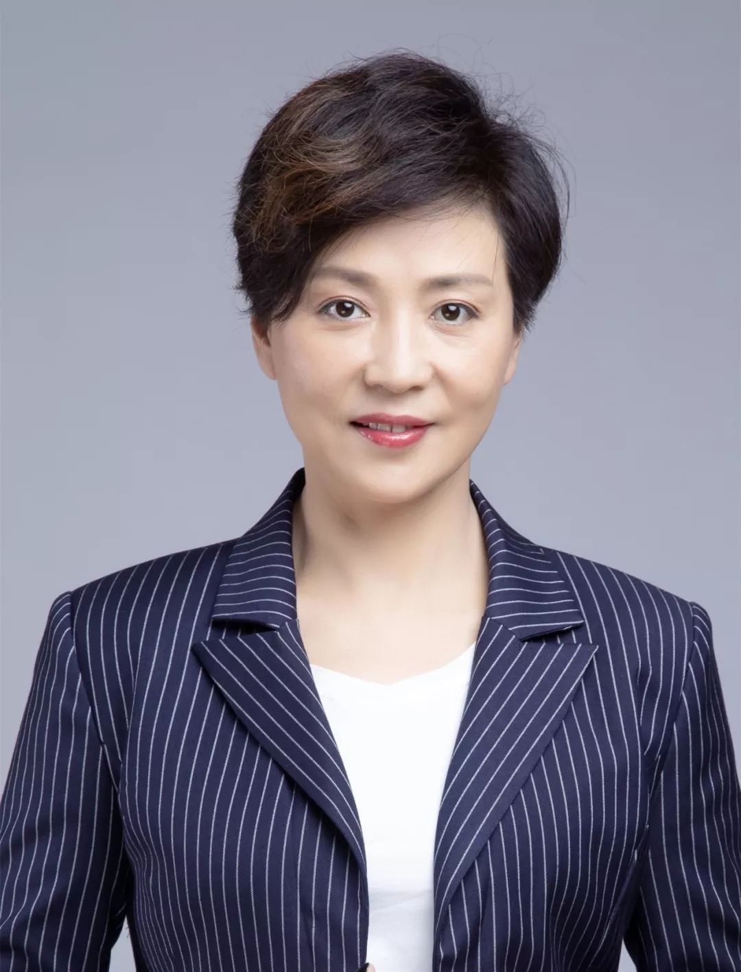 法国菲颂蛋糕工厂董事长 黄淑萍:今天参观了牛奶公司和川崎机器人.