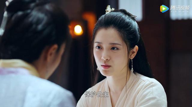 白发中的拢月竟是如懿传最大反派的侍女难怪眼熟