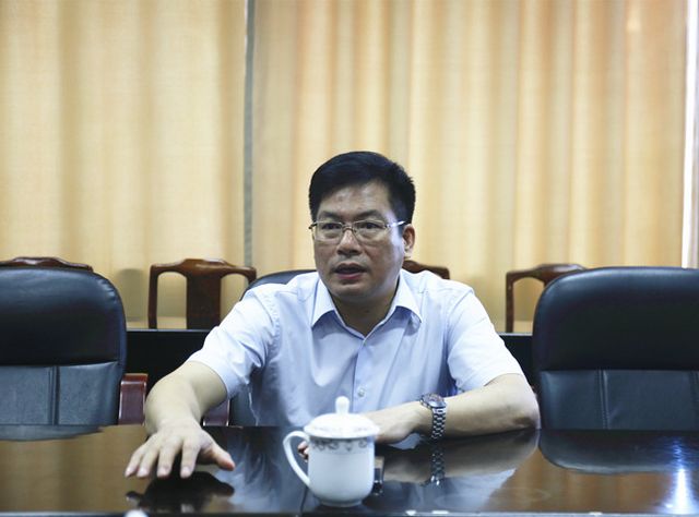 听取了港北区副区长,分局局长黄毅政关于目前分局新业务技术大楼项目