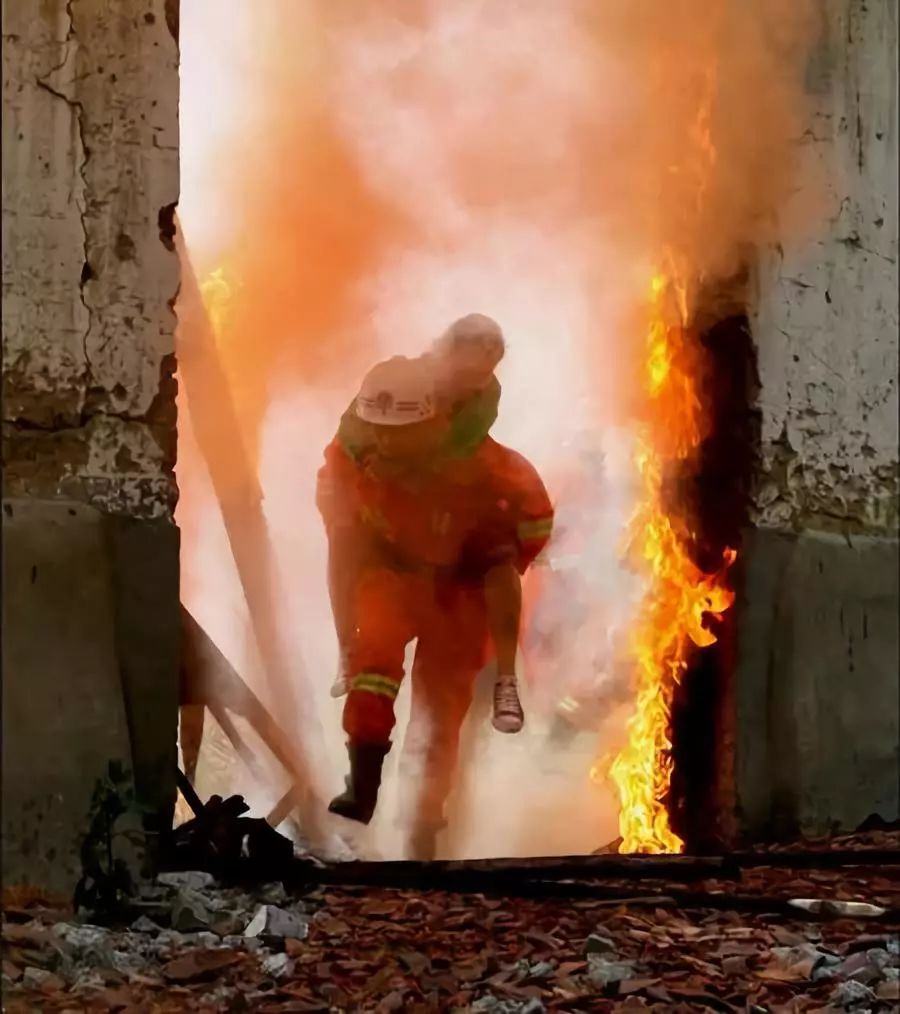 燃炸创造营2019学员原创fireman向消防员致敬