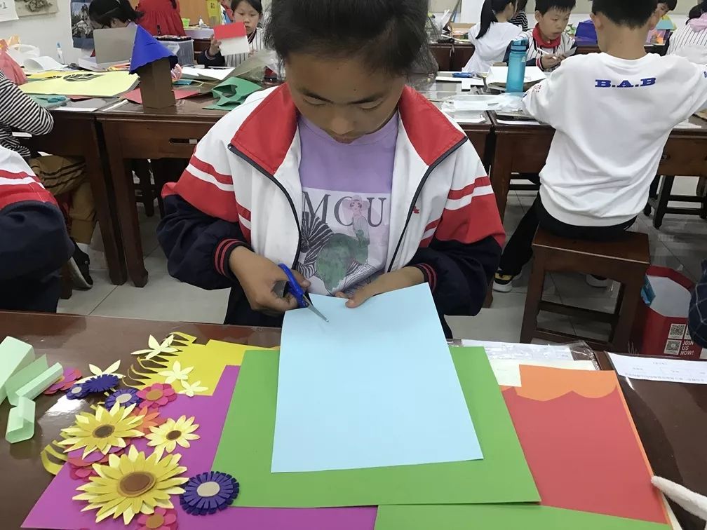 培養學生細心,耐心的良好品質和對紙立體造型的興趣,東城小學舉行了