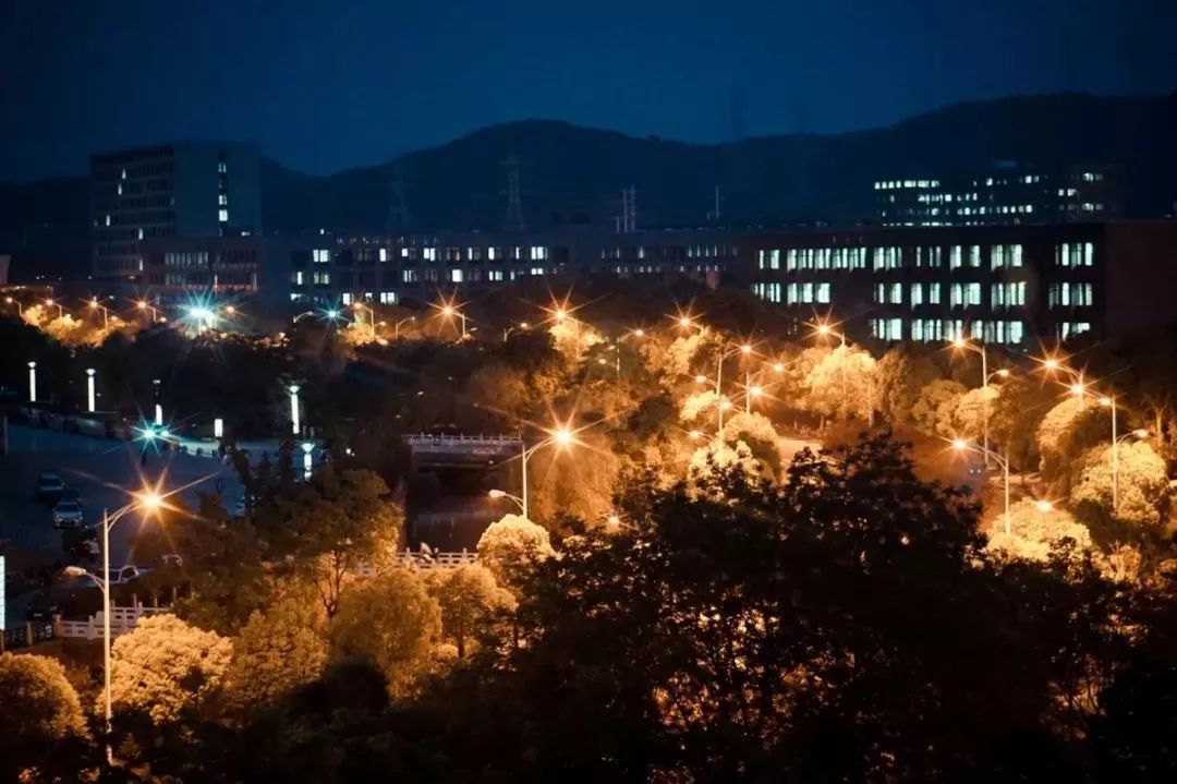 独属于南大人的定制版手机壁纸和明信片来了!