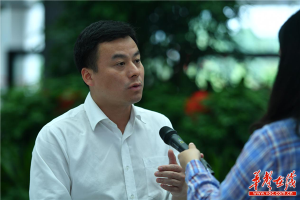 浏阳市委常委,常务副市长吴敏接受采访团记者专访