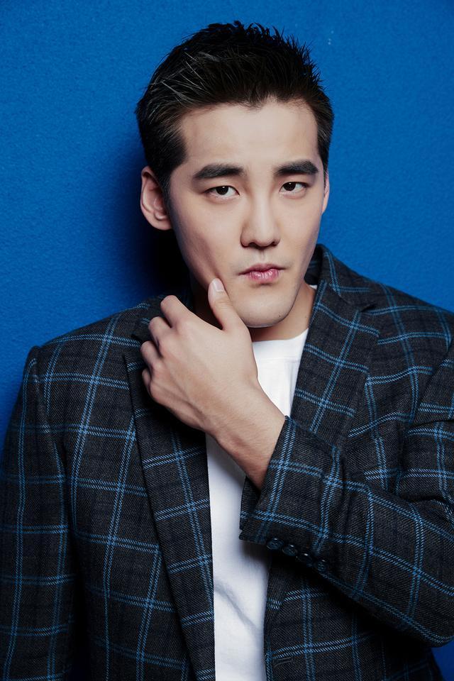 刘显达写真曝光 雅痞少年"小狼狗"上线