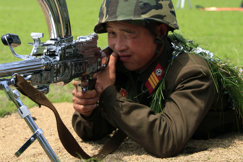 朝鲜73式轻机枪雕花镀银,网友:难道给枪加buff?