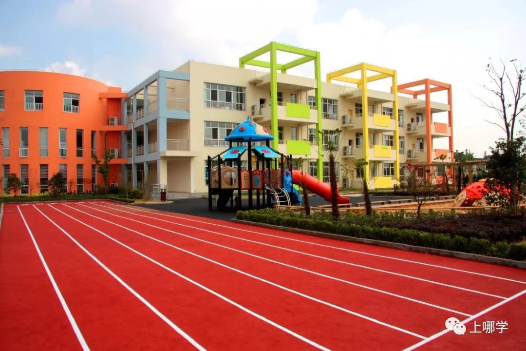在一级园中,比较好的有包括安亭幼儿园,昌吉路幼儿园,东方瑞仕幼儿园