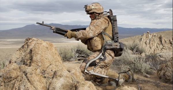 美国陆军为士兵配备动力外骨骼