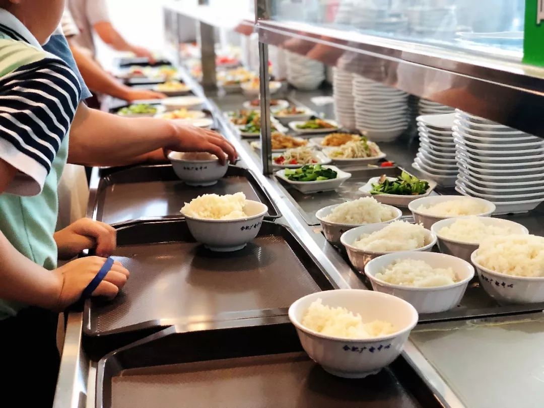 吃食堂你长胖多少斤还没称哈哈哈