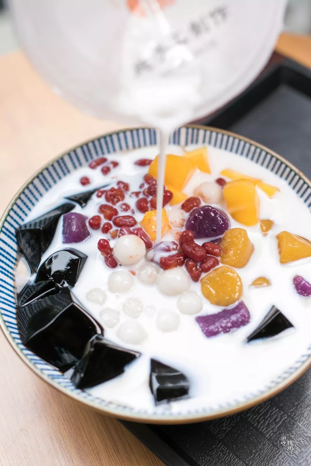 杭州人心目中的第一芋圆15年了店越开越小量越来越多