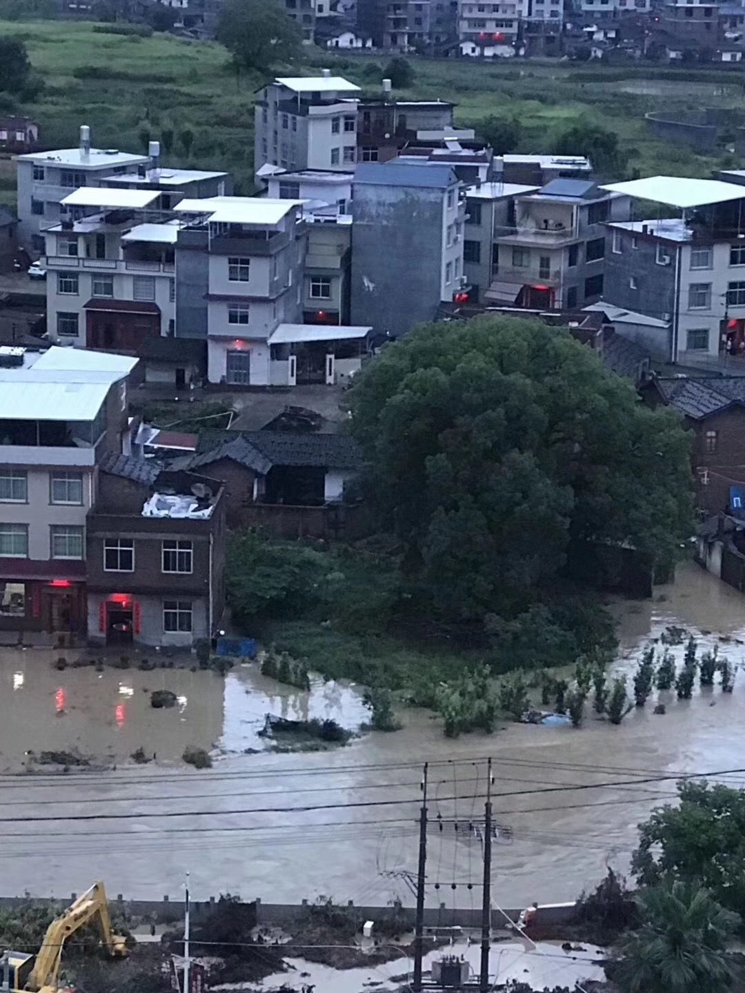 暴雨三明安砂水库泄洪泉州龙岩部分地方受灾福建未来几天天气