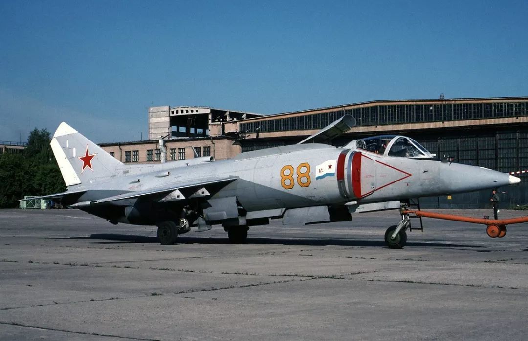 苏联最早的舰载战机,是如何被制造出来的_雅克