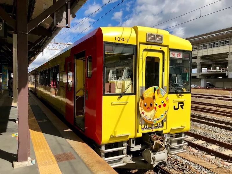 为了这些可爱的动漫主题电车,绕路也情愿!_皮卡丘