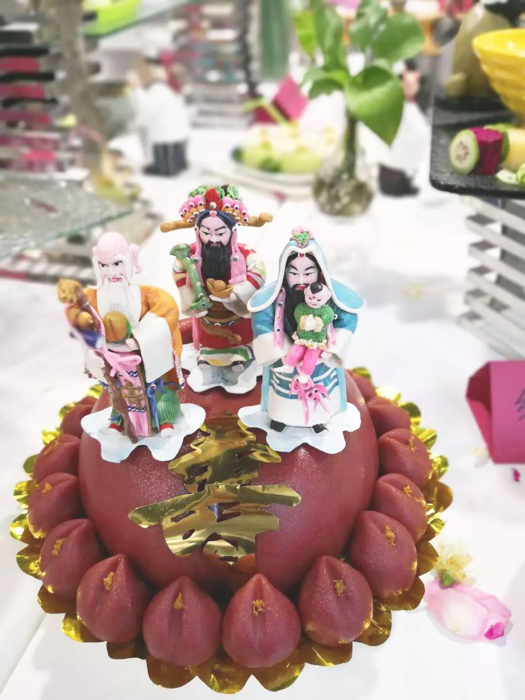 古时候,人们在过时节时,会用彩色做一些糕点,用于祭祀,作为对美好生活