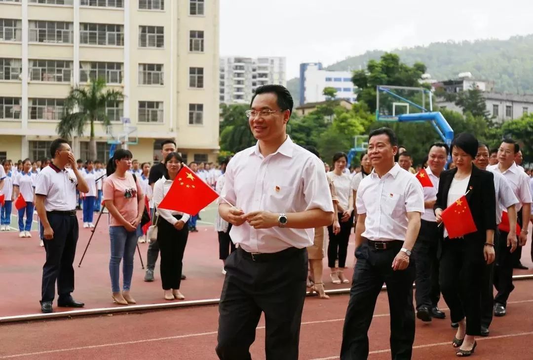 30万张惠东风光明信片今天开始寄往世界各地还有2万张线上明信片等你