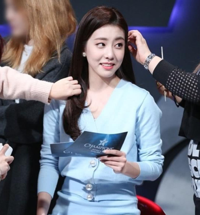 她还是成了别人的女人,恩静恋情确认,粉丝纷纷心疼faker