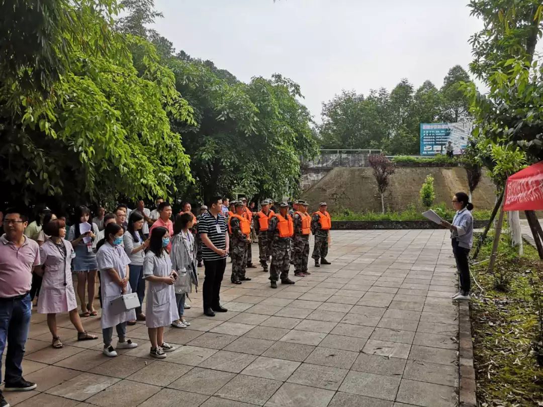 演练1跟随小编一起到现场看看吧5月17日,茶园乡人民政府联合乡派出所