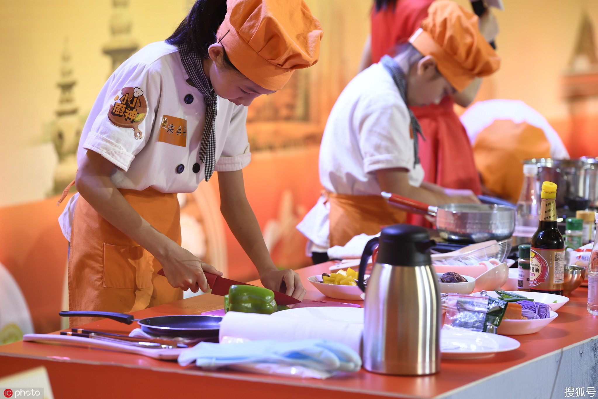 杭州杭帮菜博物馆上演小小厨神表演秀