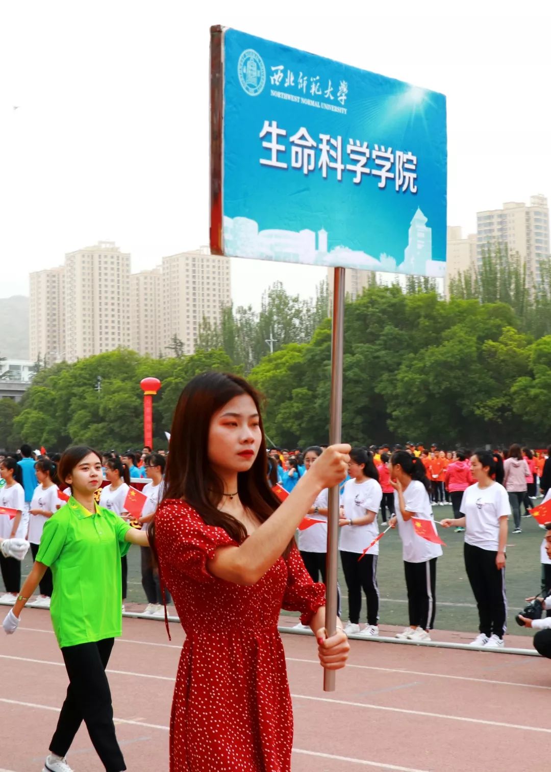 谁西北师大运动会最美引导员重磅陌上人如玉,是对你们最美的赞颂轻盈