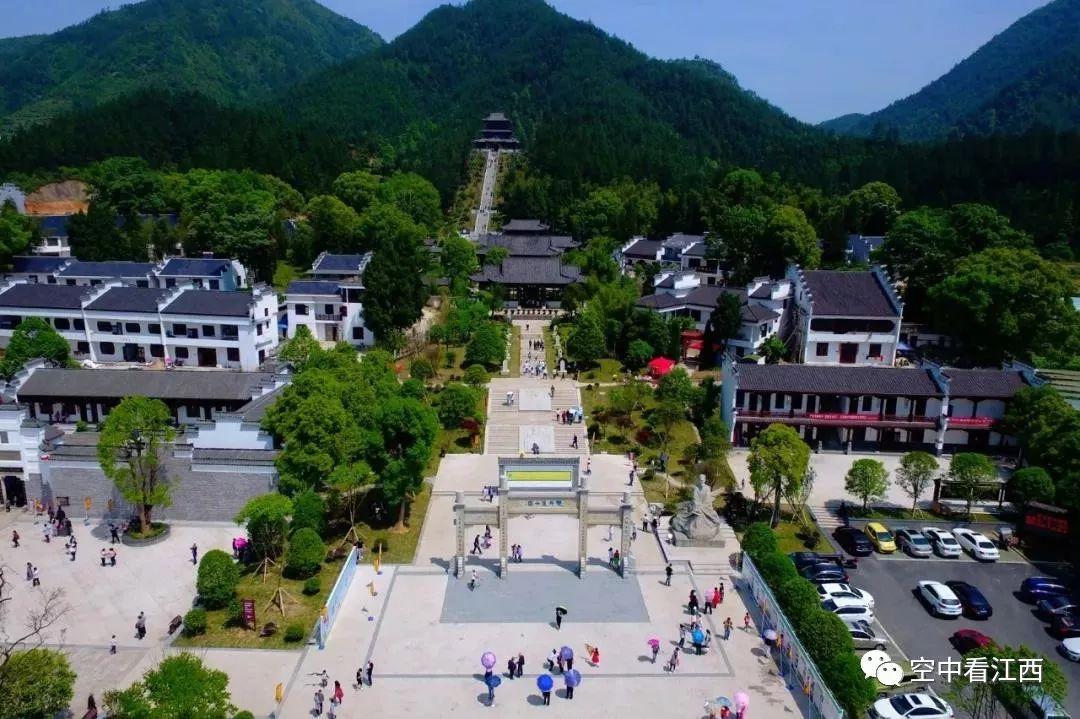 鸟瞰江西修水双井村明月湾:浮桥舒展 碧水无波