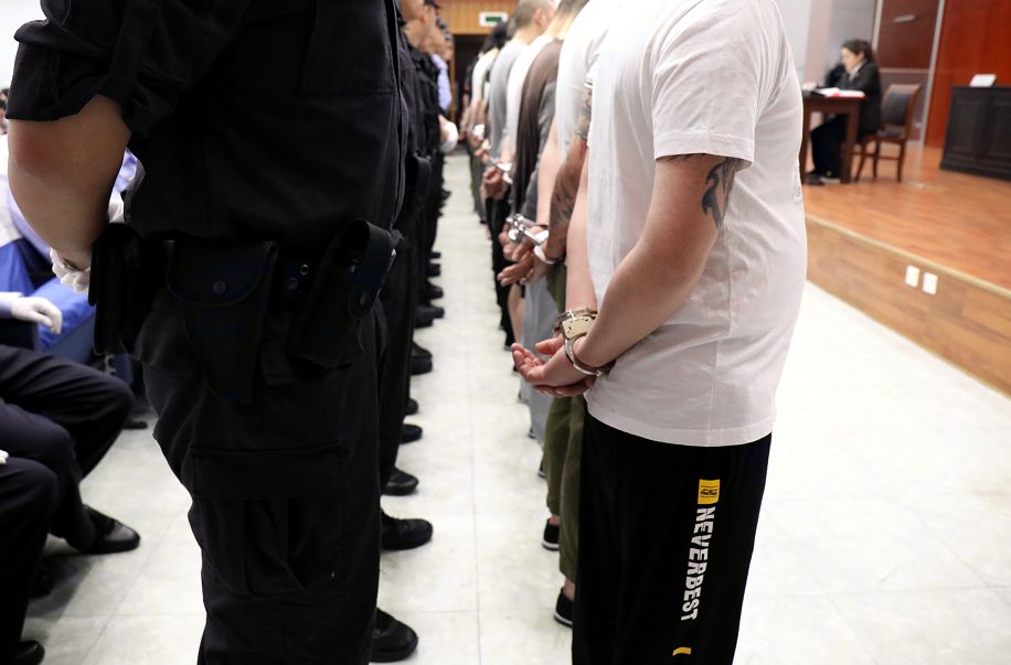 扬州这个黑老大被判20年还有这些人都被判了