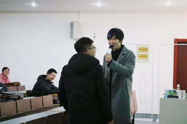 问答互动杨东升老师是洋光外语的一名明星老师;同时杨东升老师也是一