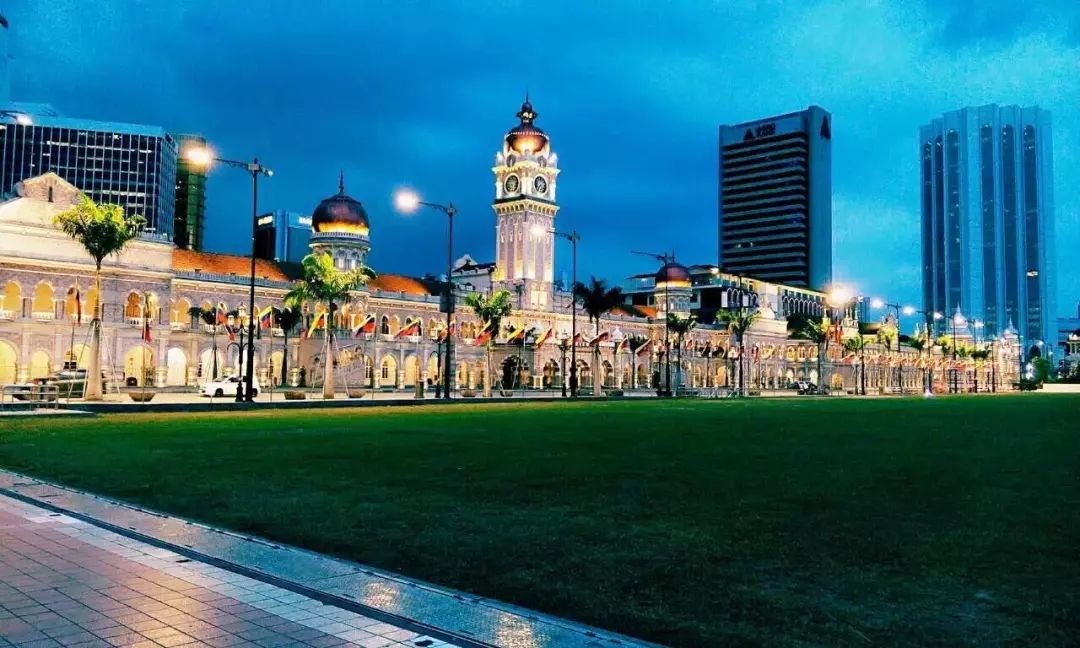 马来西亚独立广场:这里树立着全世界最高旗杆