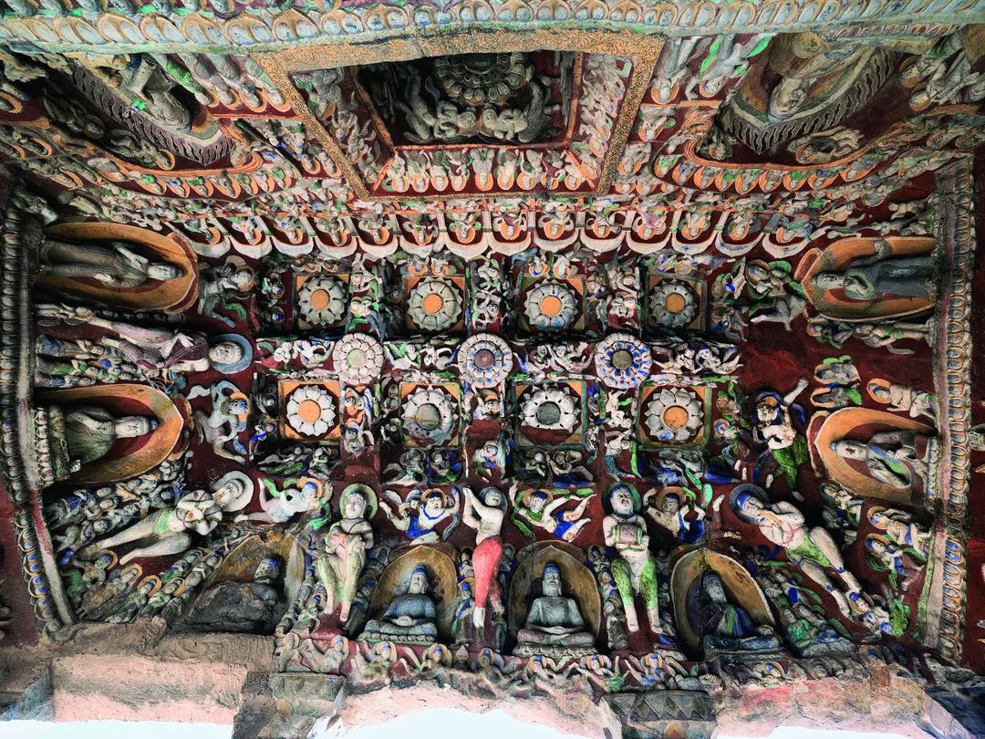 云冈石窟12窟的莲花内顶倘若上述献文帝开创了新的洞窟模式的推论