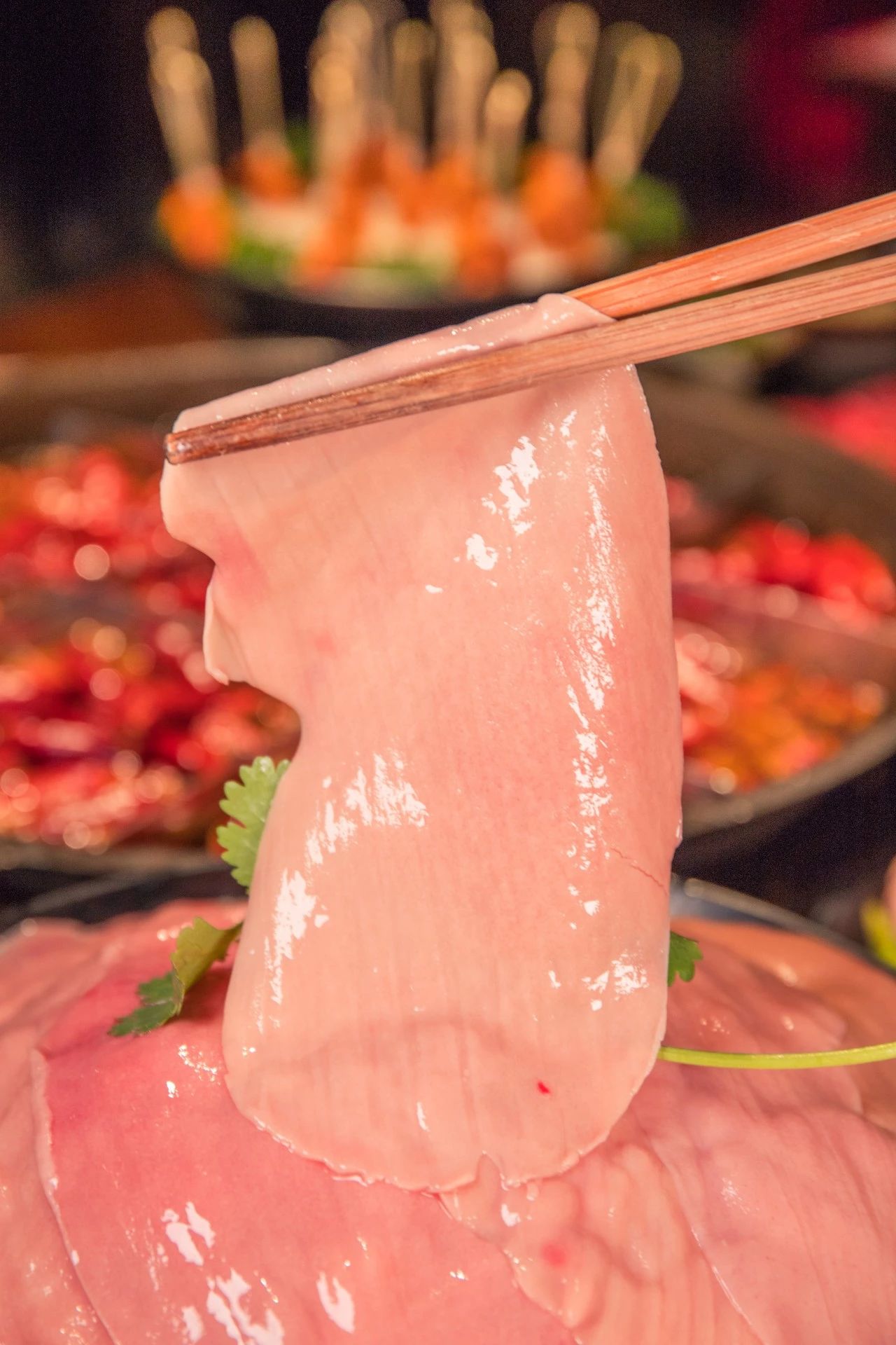 现累计辣哭3259106人の牛肝 干油碟宽厚鲜脆,直击灵魂鸡蛋清的浸润让