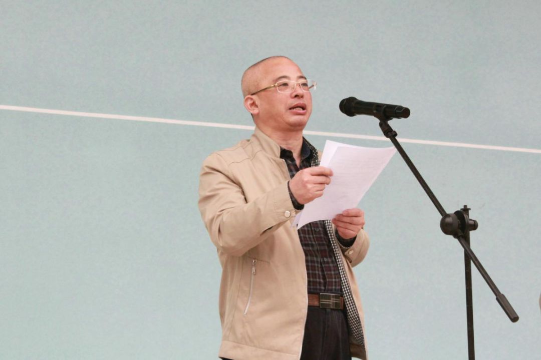 株洲市教育局党委委员谢再荣做总结性发言活动结束后