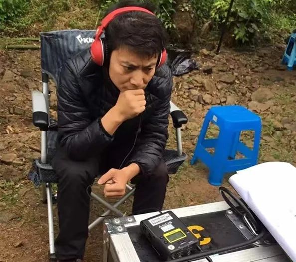 著名导演遭遇车祸身亡,有孕在身的老婆仍在抢救!_梁志成