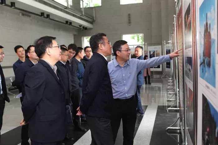 展览首日,中铁一院党委书记,董事长刘为民,院长董勇等院领导及部分