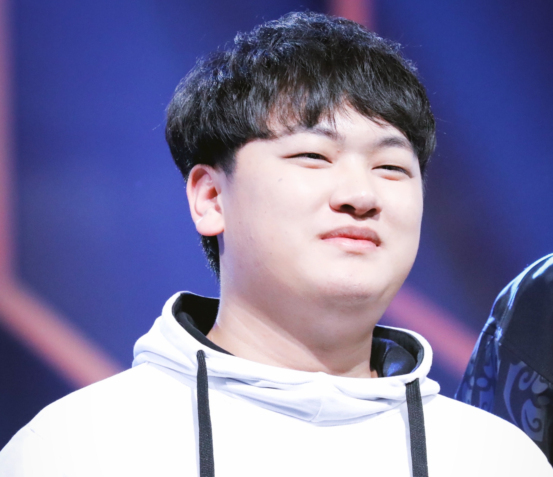 xq.at被爆转会qg,携手fiy 刺痛打造第1人气队伍,超ag超玩会